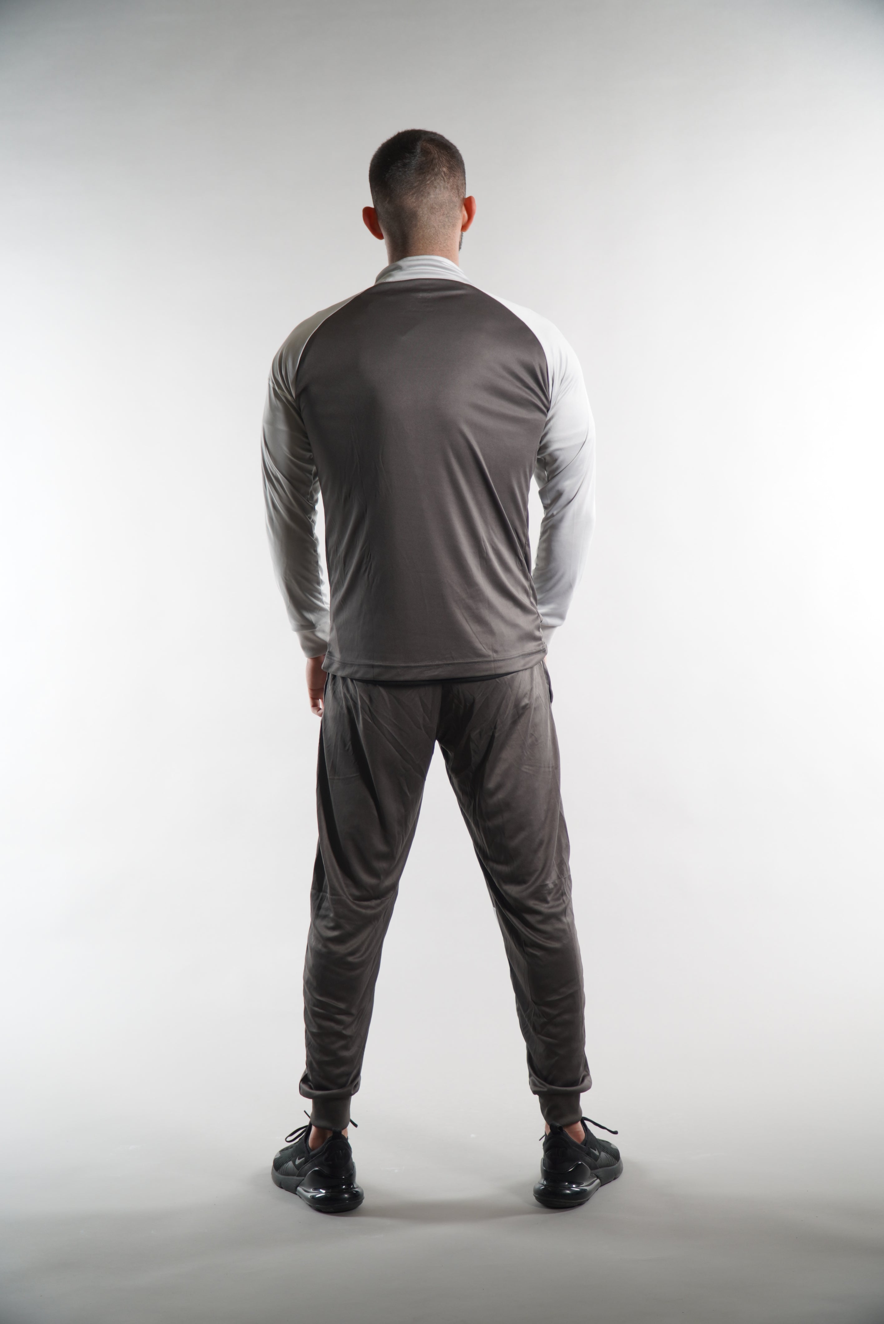 Men's Elegante grey tracksuit top and joggers, sportswear, activewear, gym wear